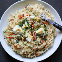 Cheesy Bacon & Egg Ramen Noodle Bowl | SoupAddict.com