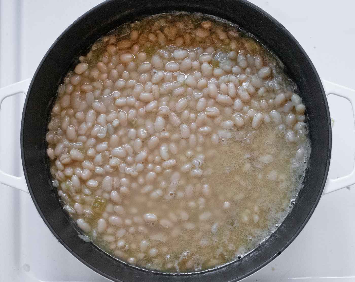The finished soup resting on the stove.
