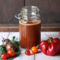 Summer Fresh V6 Vegetable Juice from SoupAddict.com - turn six of summer's best veggies into a super healthy, energizing, crave-worthy juice (no additives, preservatives, or salt!)