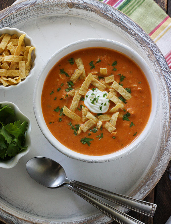 White Bean Chipotle Chicken Tortilla Soup from @SoupAddict #soup #chicken #chipotle